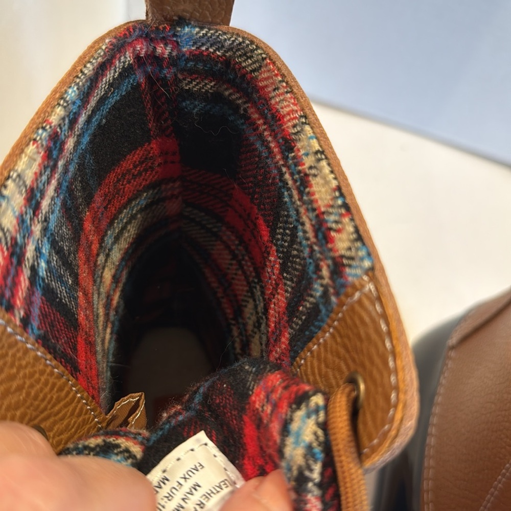 Sporto duck boots. Navy&Tan. Plaid lining. Size 9 NWT - Picture 7 of 7